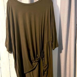 woman’s tunic top